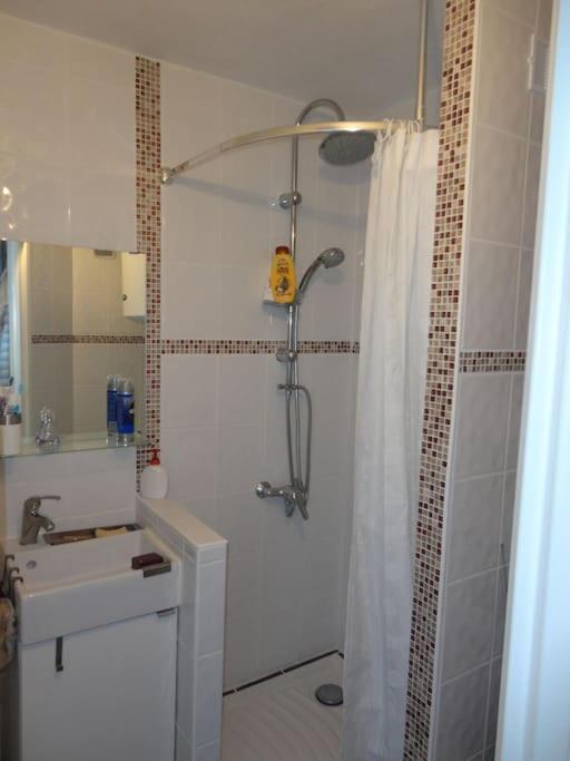 Un Sejour A Sete Apartment Exterior foto